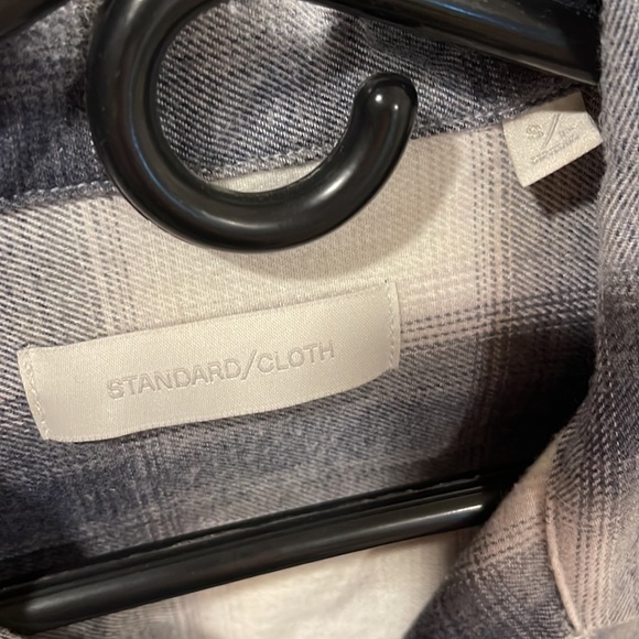 Camp Shirt • Standard/Cloth - Picture 5 of 9